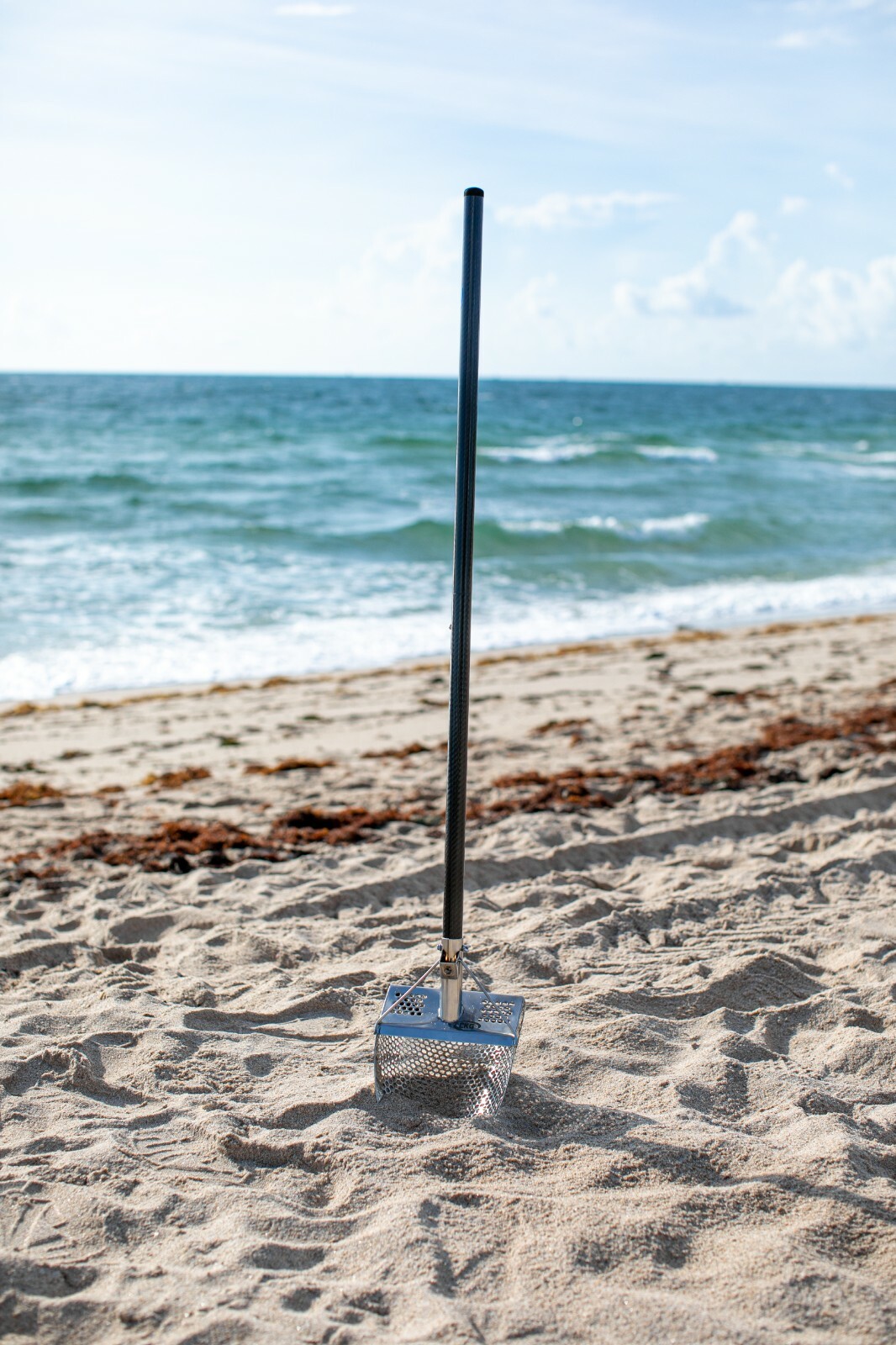 CKG Beach Sand Scoop Metal Detector Shovel Sifter Long Carbon Fiber Handle Pole