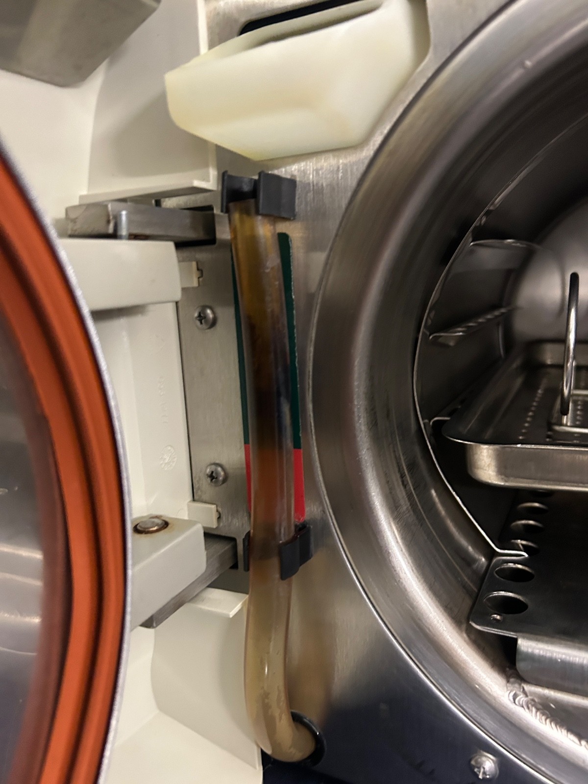 Midmark Ritter M9 UltraClave Automatic Sterilizer with 1 tray & rack 1821 cycles