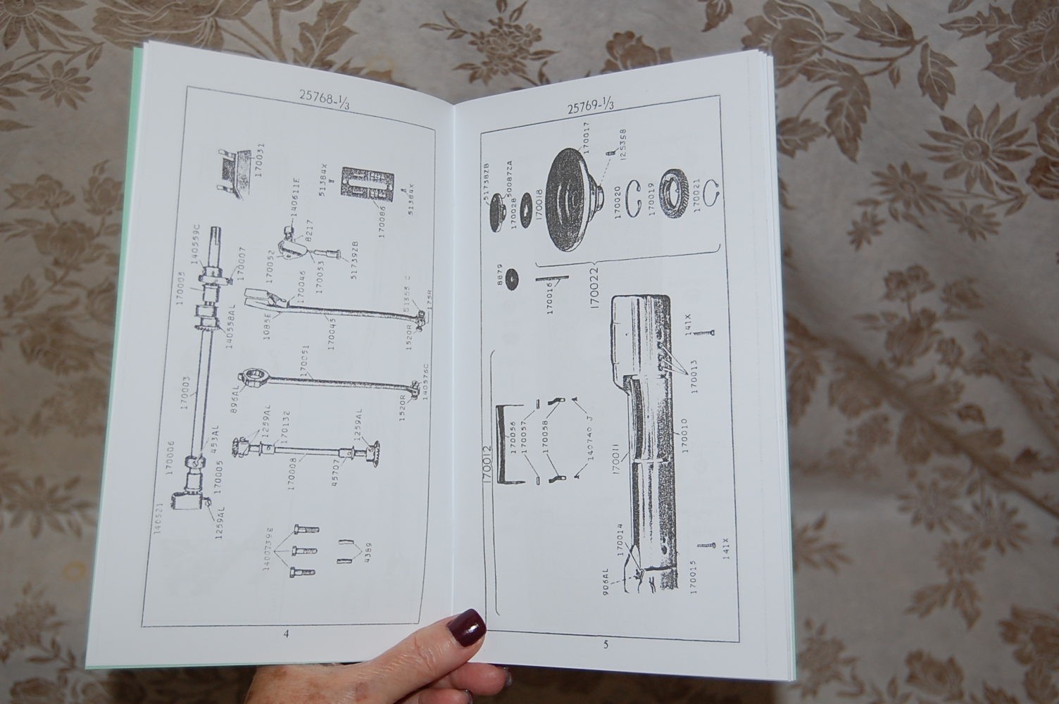 Illustrated Parts Manual to Service and Adjust Singer 301 & 301A Sewing Machines