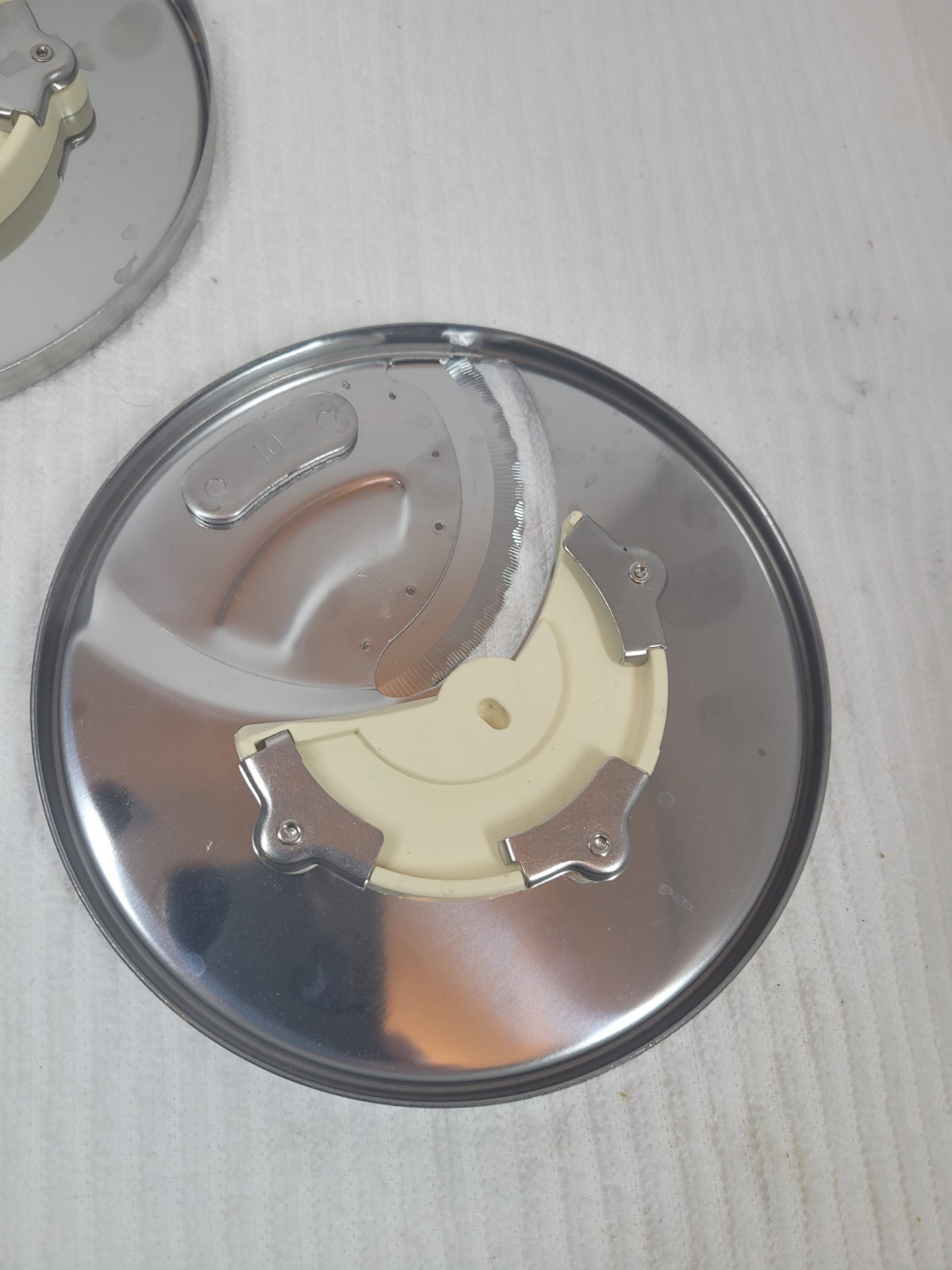 Cuisinart DLC-842TX 2mm & DLC-844TX 4mm Slicing Discs + DLC-837TX Medium Shred