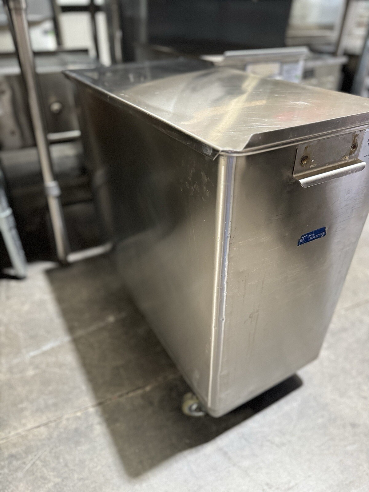 Baxter INGBIN-1CMPT3 Ingredient Bin in Excellent Condition
