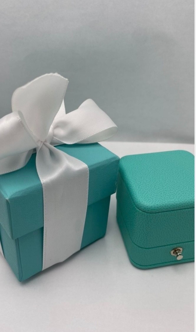 100% Authentic Tiffany & Co Engagement Ring Box + Outer Box+Ribbon