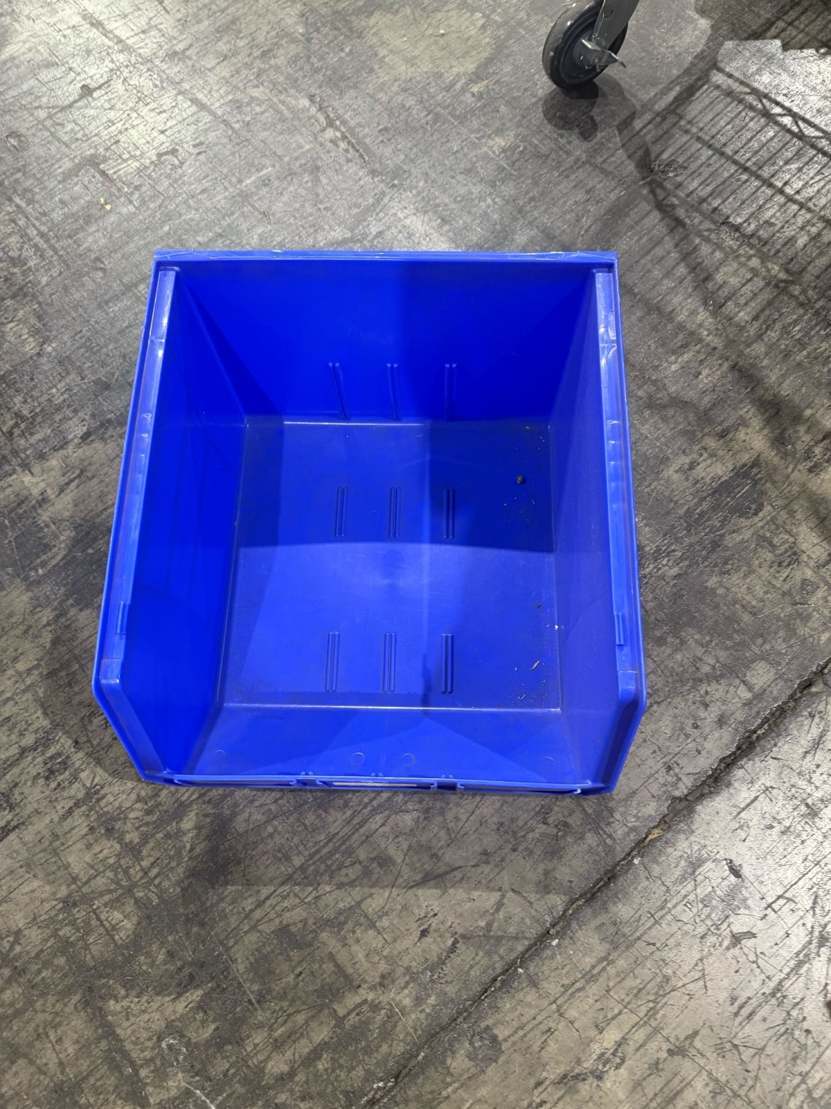AkroBins Plastic Storage Bin 18 x 16.5 x 11 Used Organizer