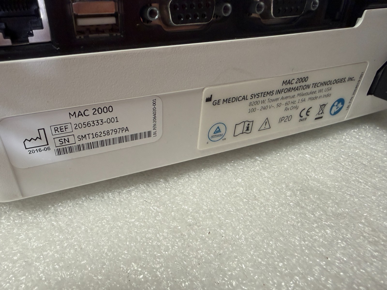 GE MAC 2000 12 Channel Interpretive Electrocardiograph w/12-lead ECG electrode