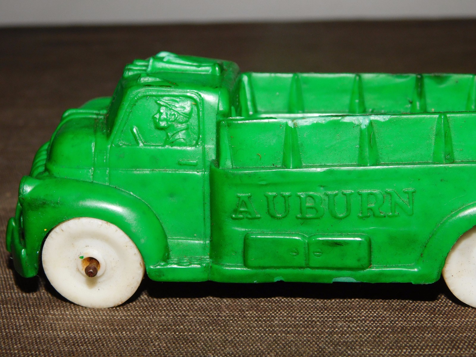 VINTAGE MADE IN USA TOY 5 3/4" LONG PLASTIC AUBURN GREEN TRUCK