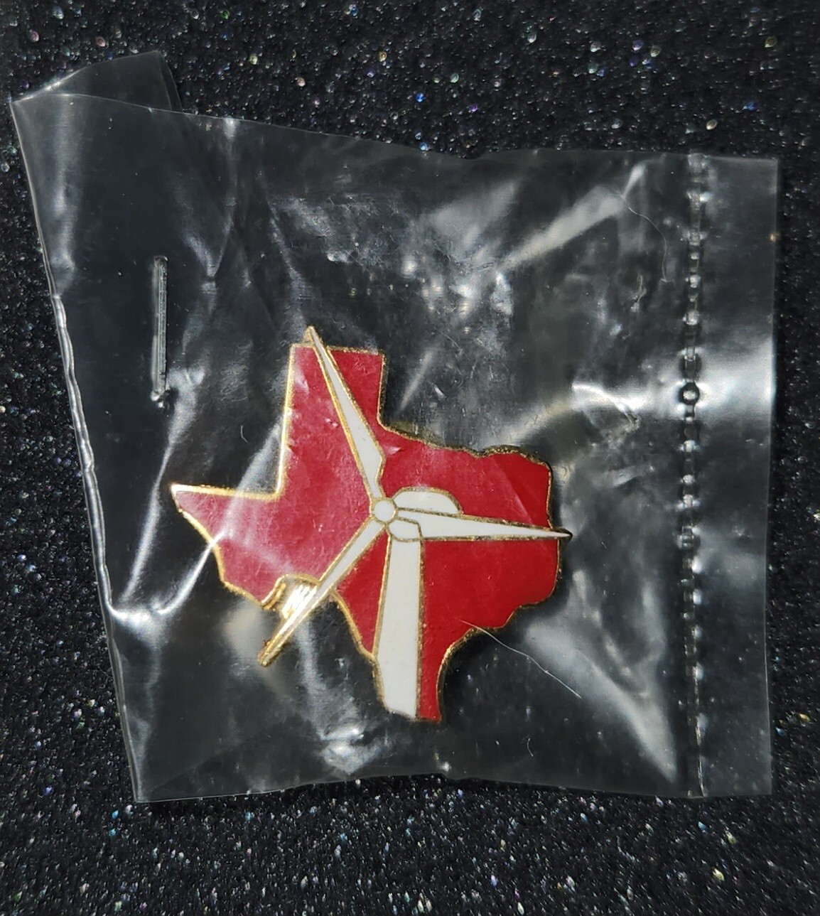 Texas State & Wind Turbine Pin Gold Tone - GREEN ENERGY