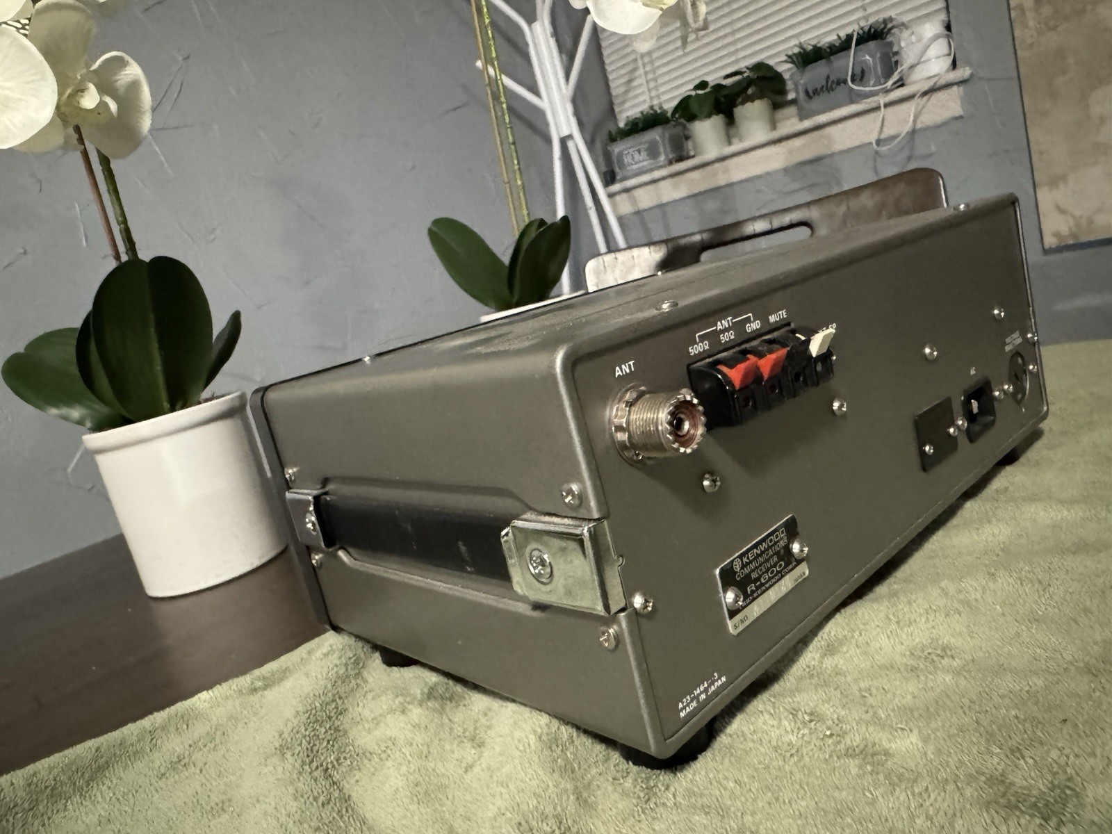 Kenwood R-600 Communications Receiver Ham Radio Short Wave CW R600