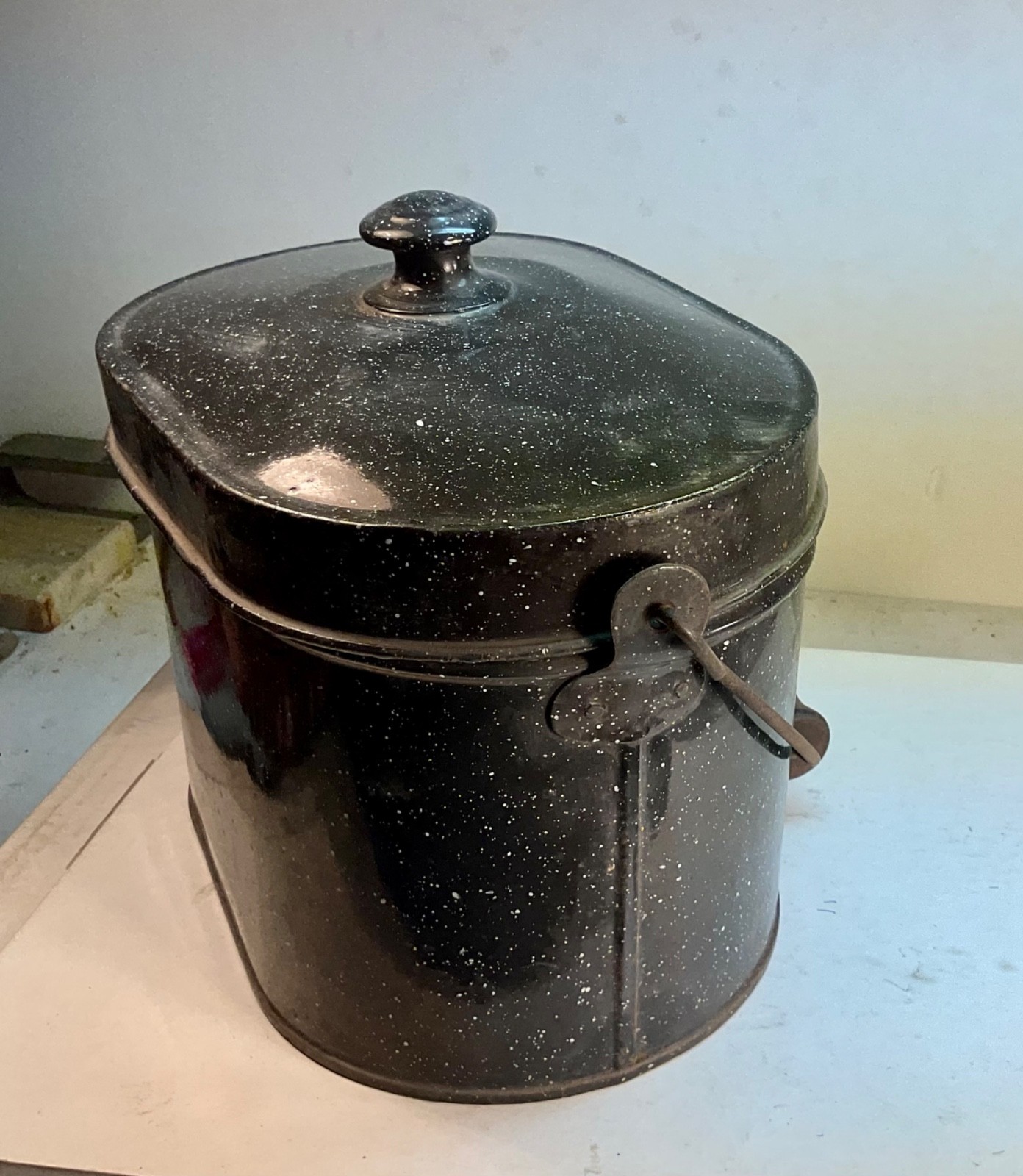 #455 BLACK GRANITEWARE MINERS RAILROAD LUNCH PAIL 4 PC. 8 1/2" TALL - LISK LABEL