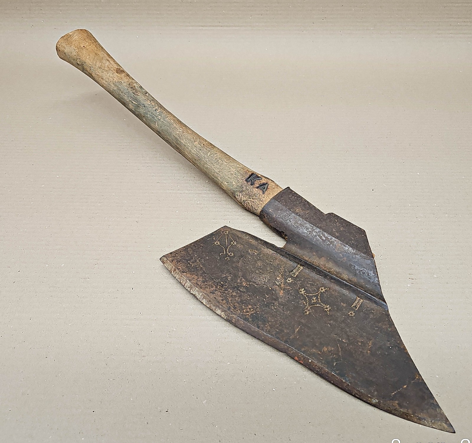 5,3 LBS ANTIC RARE GERMAN QUALITY FORGED AXE HEAD HATCHET