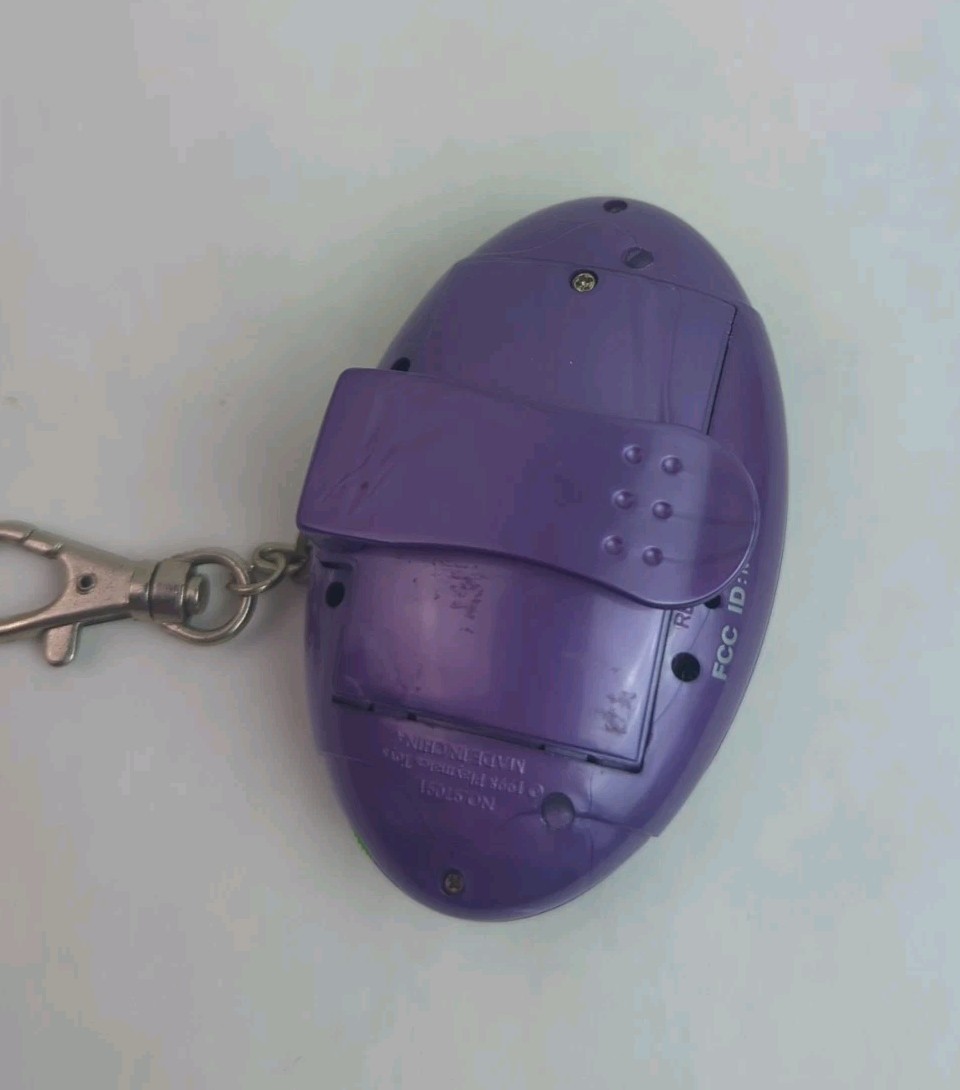 Vintage FRIEND LINK Electronic Handheld Keychain LCD e-Message Playmates 1998