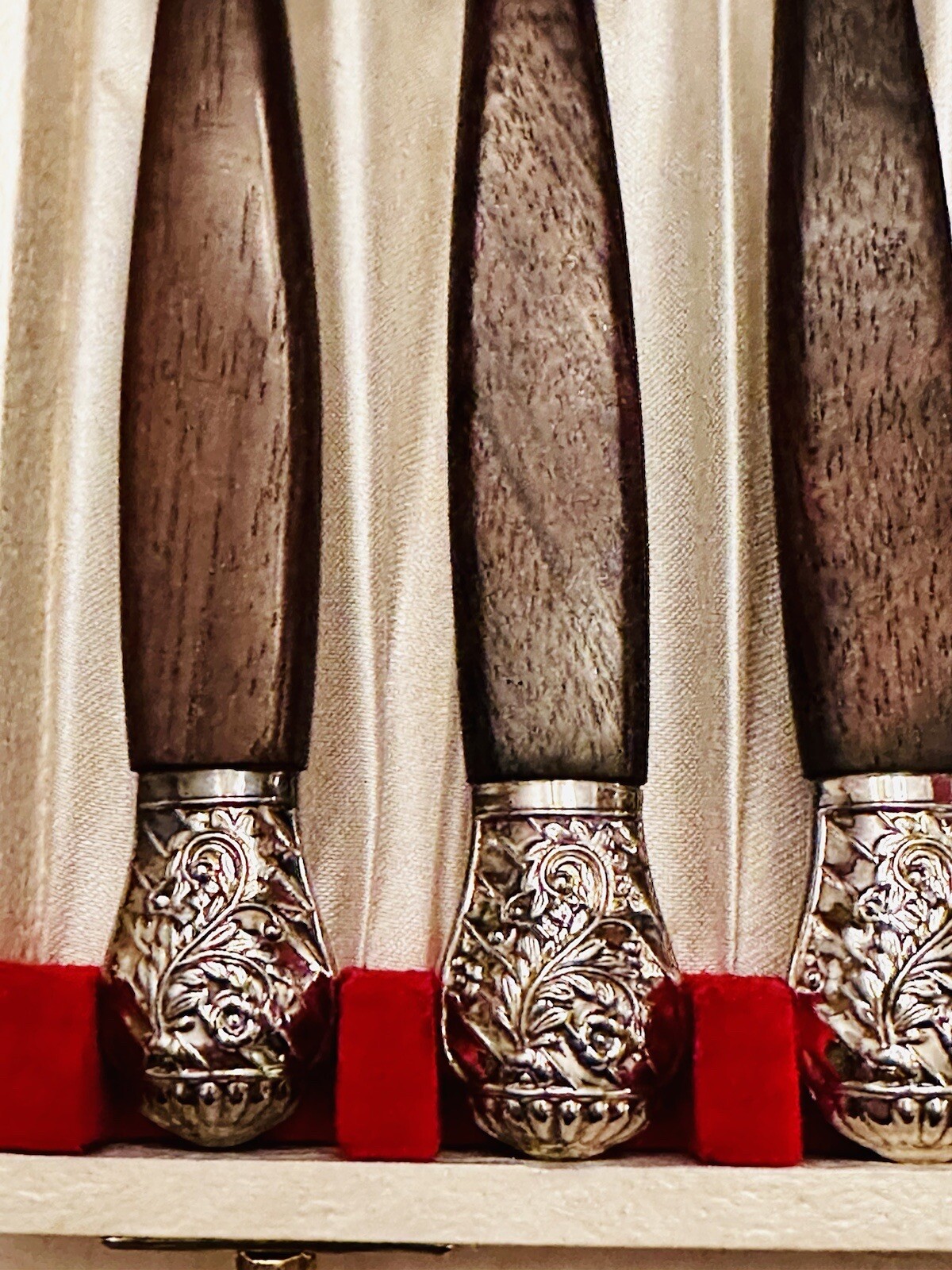 Rare16-PieceCork&Son EnglandKnife/ForkBoxedRosewood Handle/Silver Cap CutlerySet