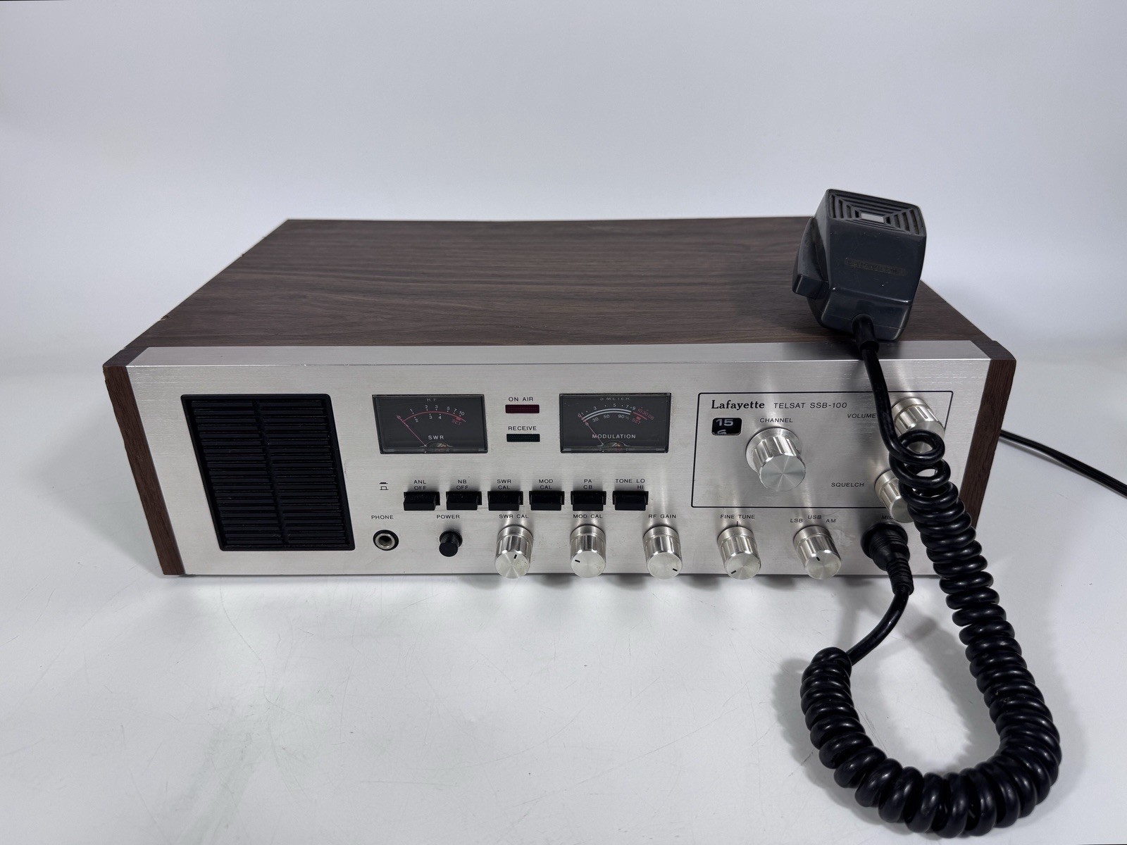 Lafayette Telsat SSB-100 23 Channel CB Base Station w/ Mic