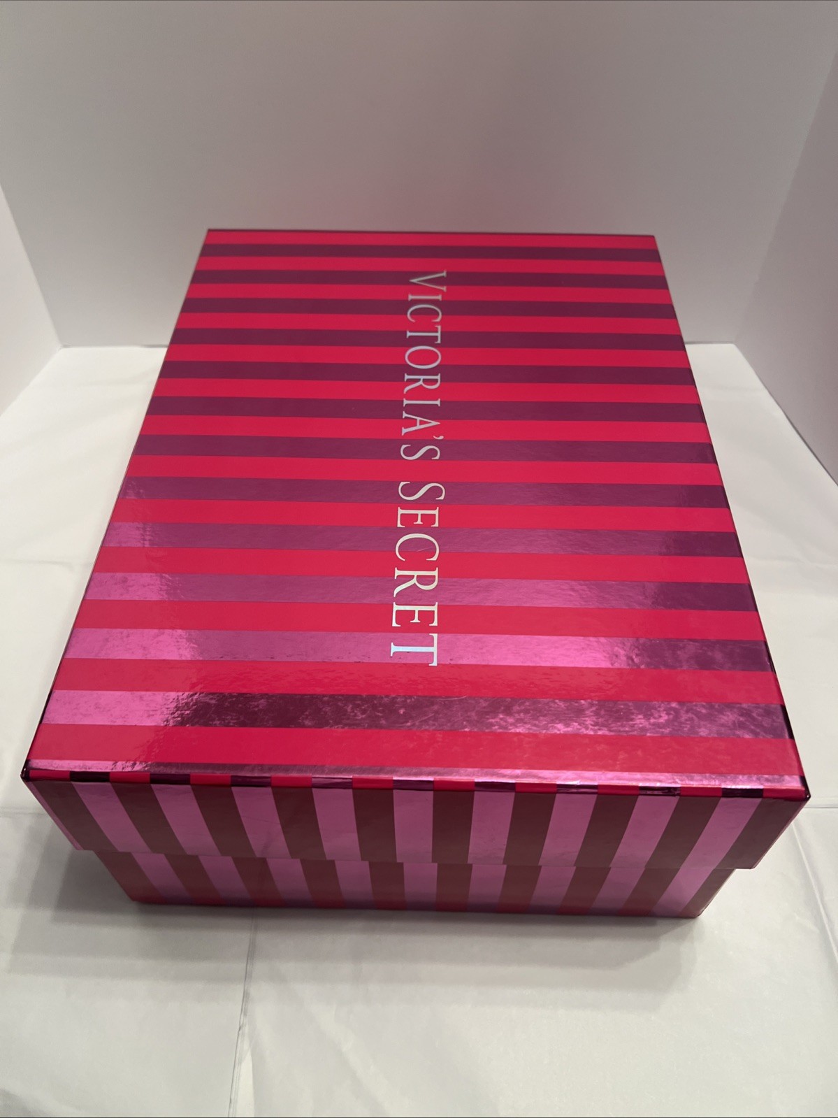 VICTORIA’S SECRET PINK STRIPED Display BOX 16" x 12.27" X 6.57”Empty