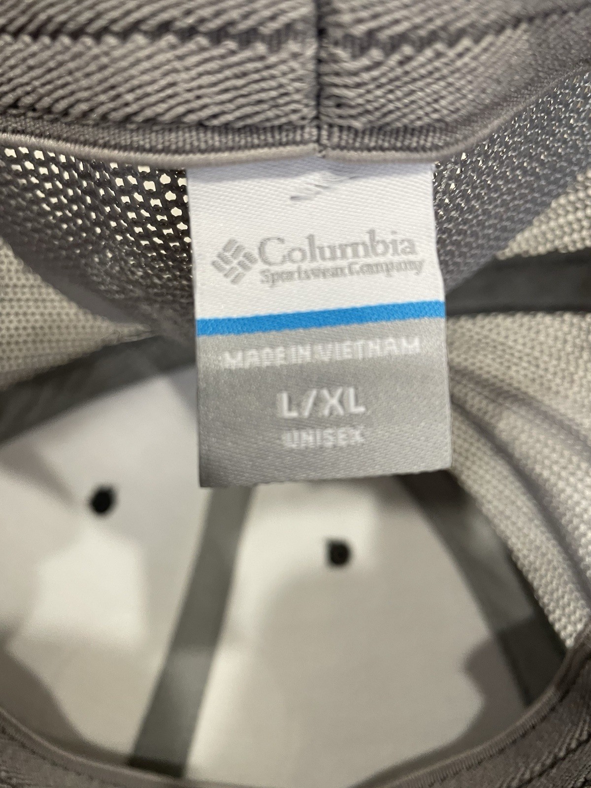 Columbia Flexfit Unisex Mesh Hat. Size L/XL Grey