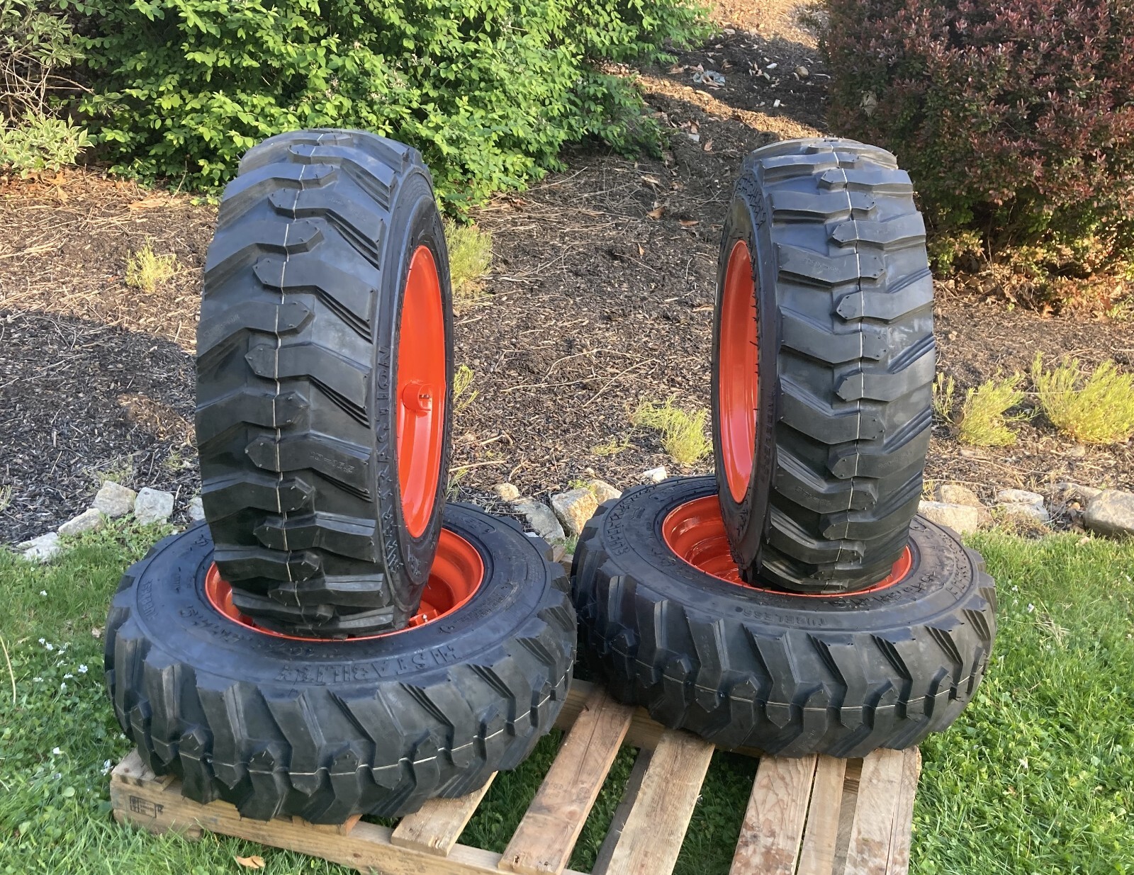 NEW 10-16.5 Skid Steer Tire/Wheel/Rim for Bobcat & more - 10X16.5-12 PLY