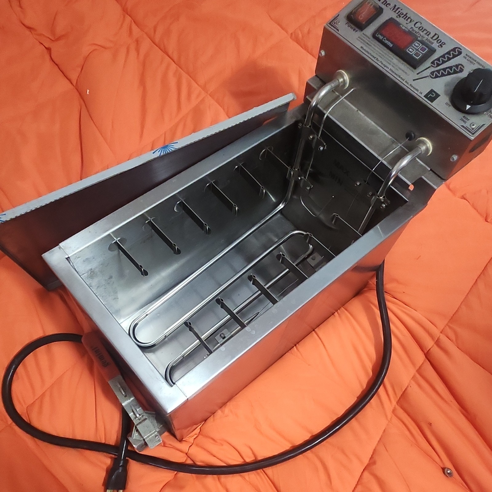 Paragon Mighty Corn Dog ParaFryer 3000 Countertop Electric Deep Fat Fryer 1 Pot