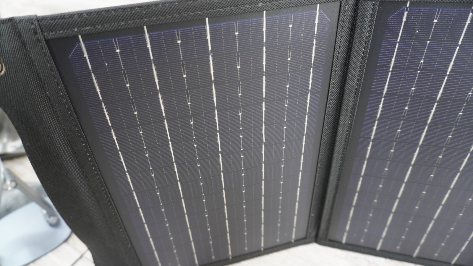 Portable Solar Panel, Foldable Solar Panels Folding Solar Charger with 60W