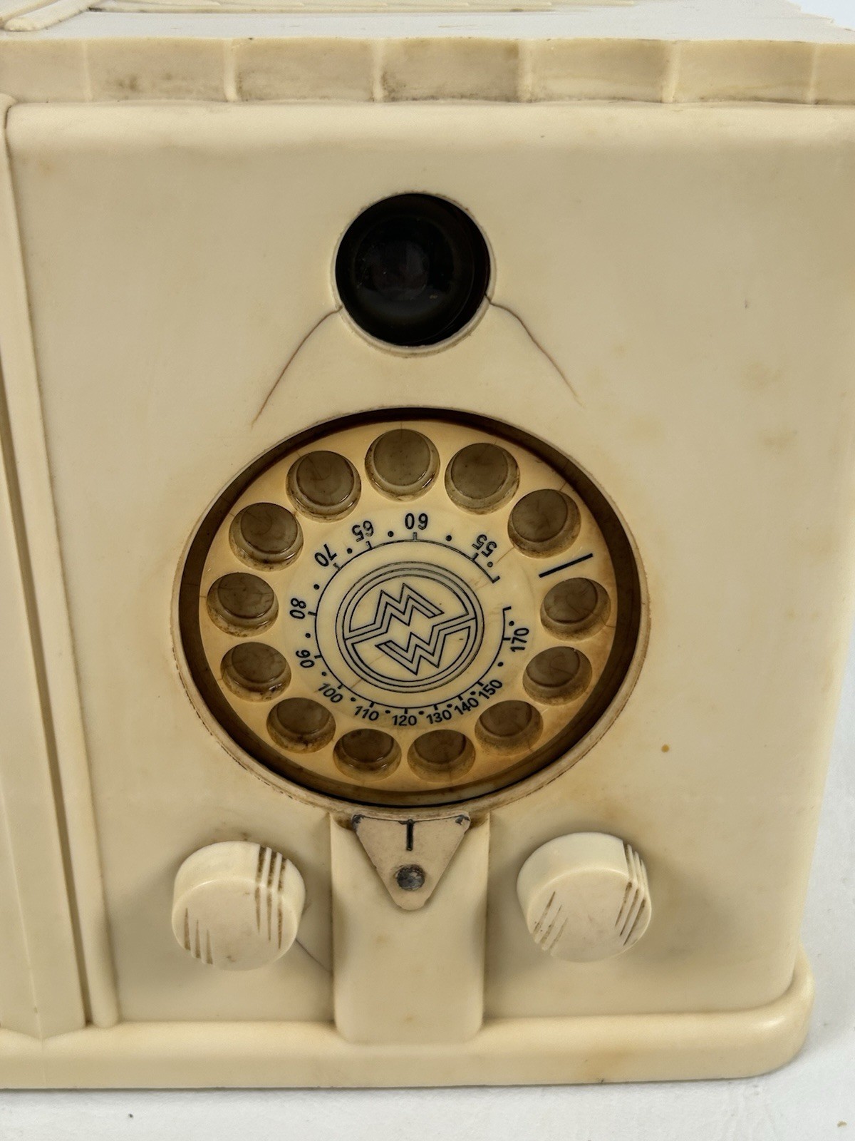 Vintage Wards Airline Radio Model 62-616 Powers On