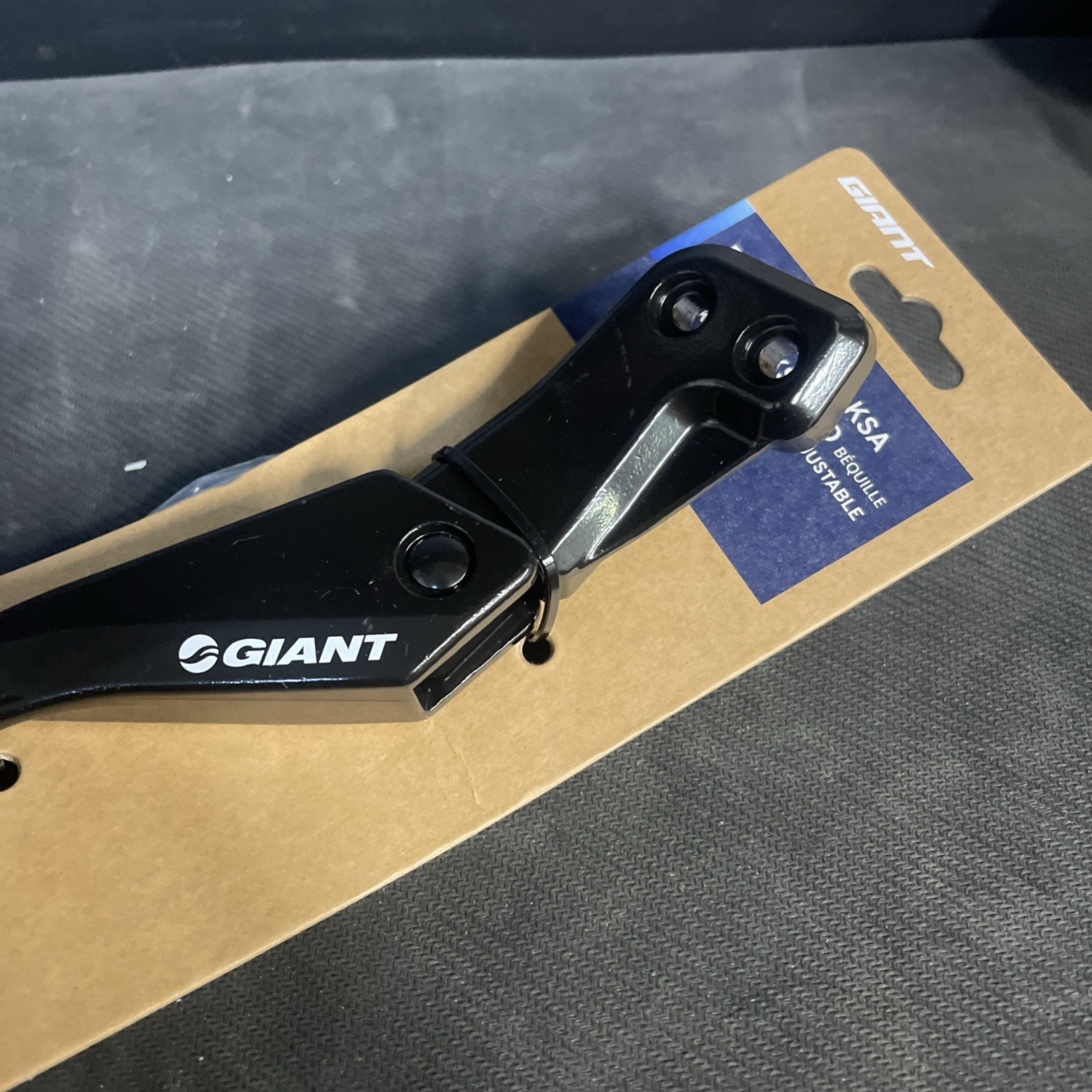 Giant KSA 18mm Adjustable City Kickstand 24-29-Inch Direct Mount Black