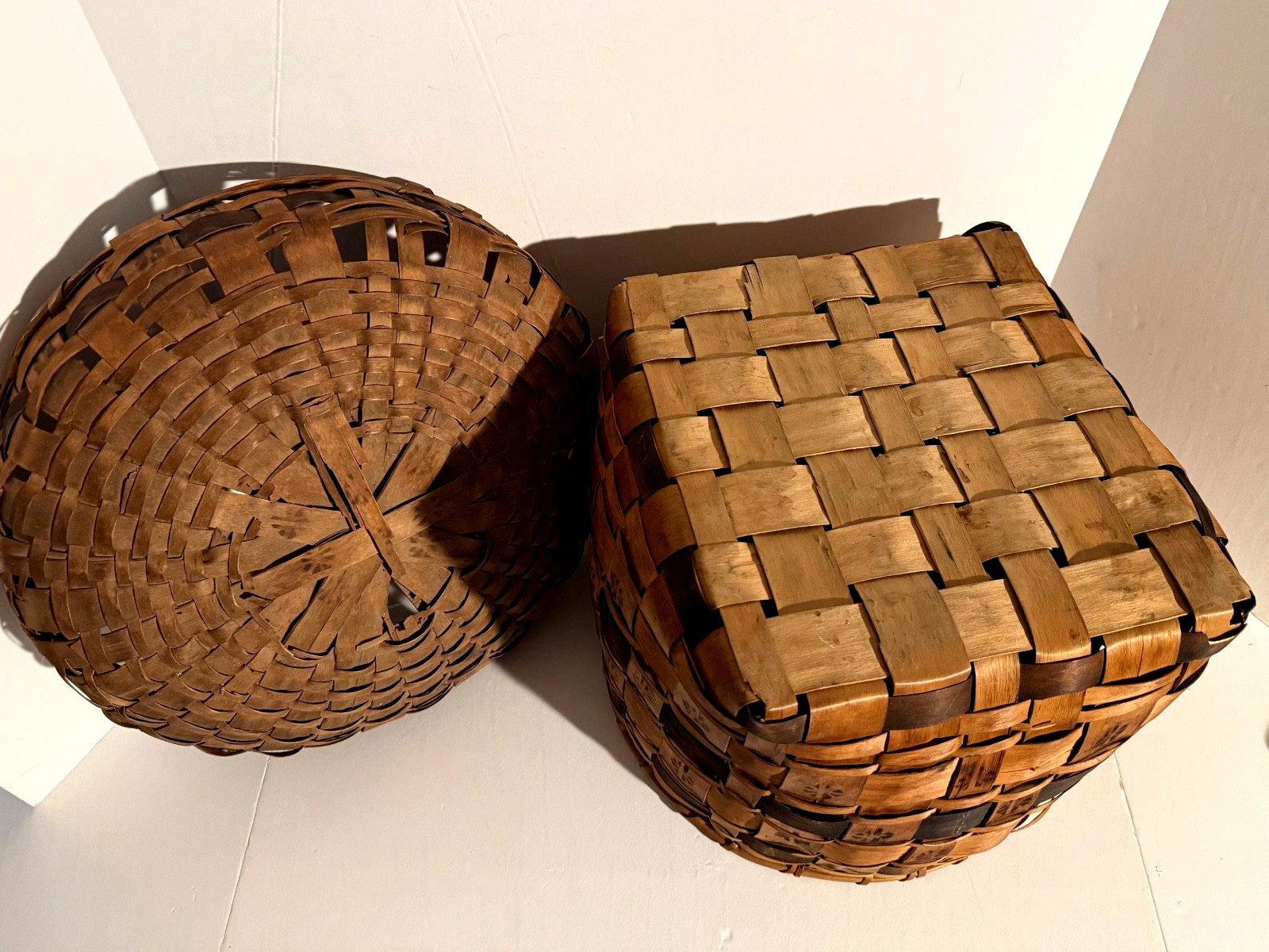 LARGE 19TH C 15” NORTHEASTERN, POSSIBLY CT MOHEGAN, POTATO STAMP COVERED BASKET