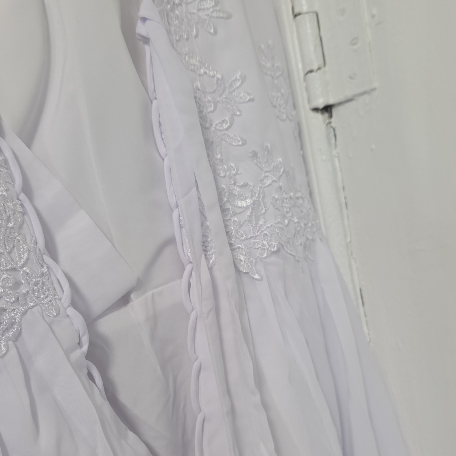 Geforsp White Lace Sleeveless V Neck Corset Wedding Dress 100% Polyester