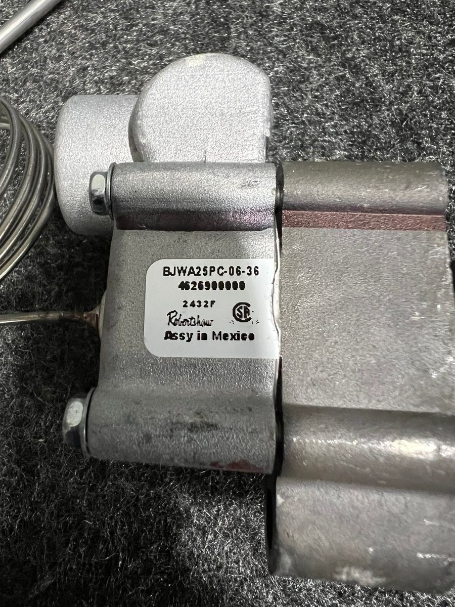 ROBERTSHAW BJWA25PC--06-36 Gas Thermostat. No Box