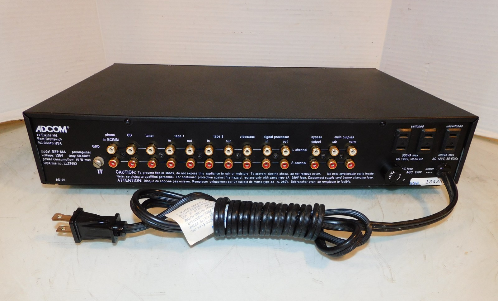 Adcom GFP-565 Stereo Preamplifier Excellent Working and Cosmetic Condition