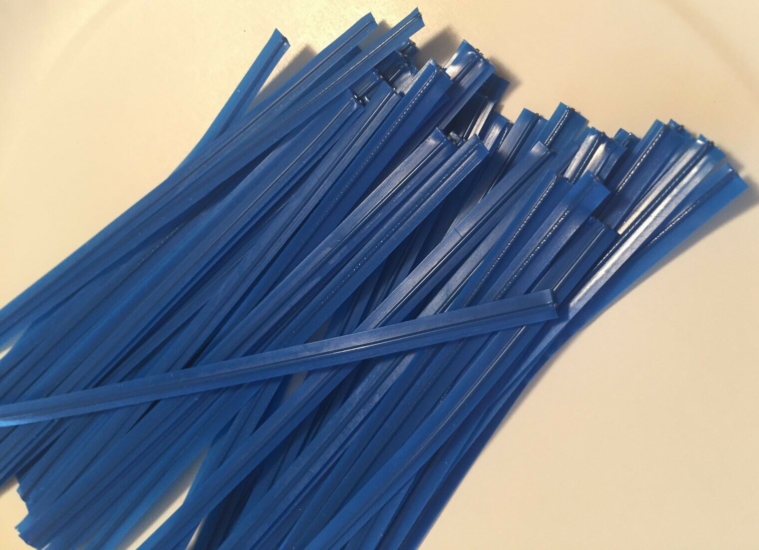 Twist Ties 4" Length Plastic No Rip Cellophane Pre-Cut Assorted Choose ColorsQty