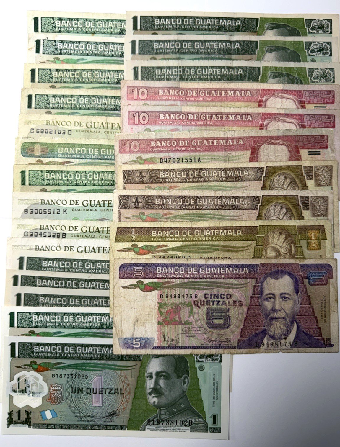 Guatemala 25 Notes 21 Different Signatures 1970s - 1990s