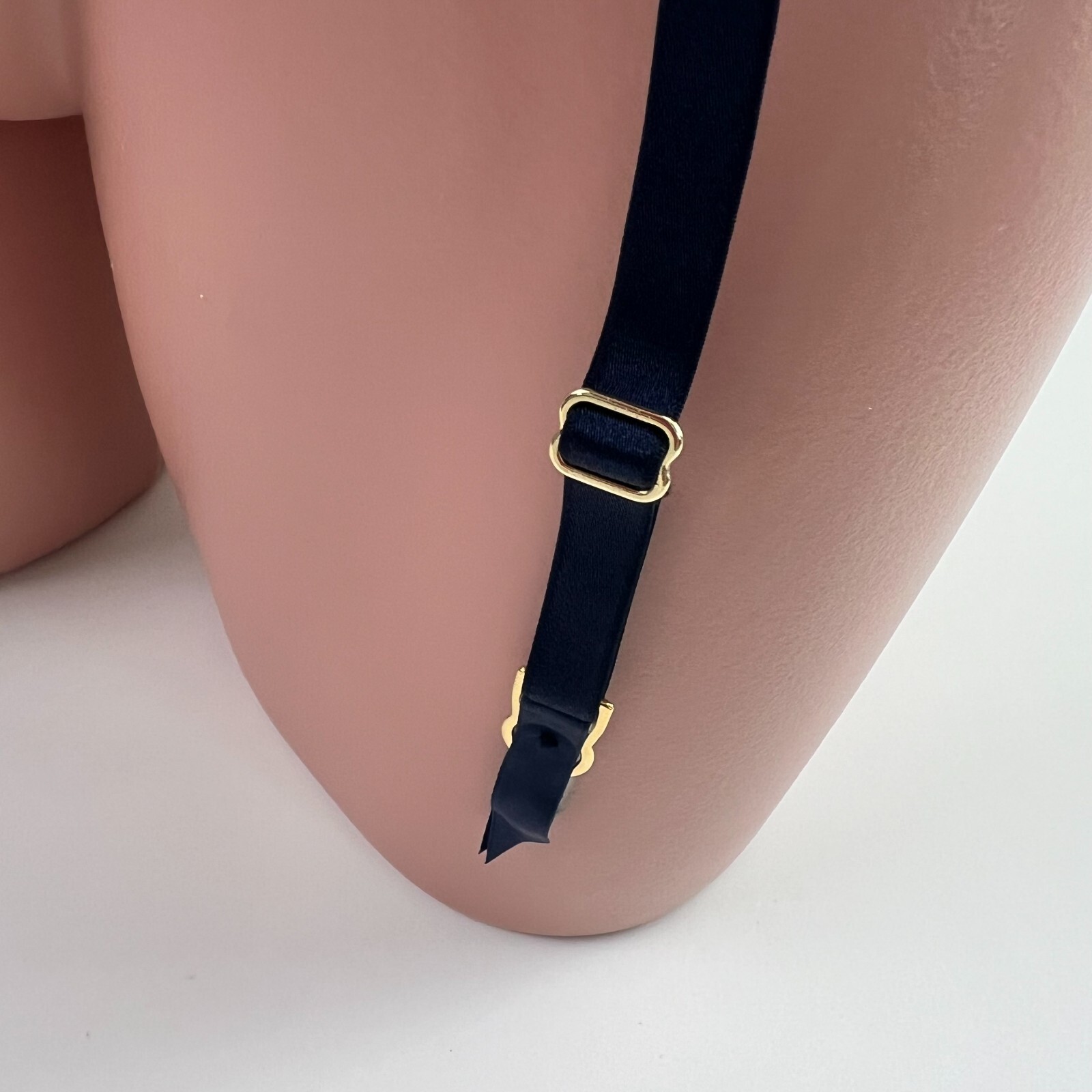 Victoria's Secret Dream Angels Floral Embroidered Garter Belt Black XS/S NWT