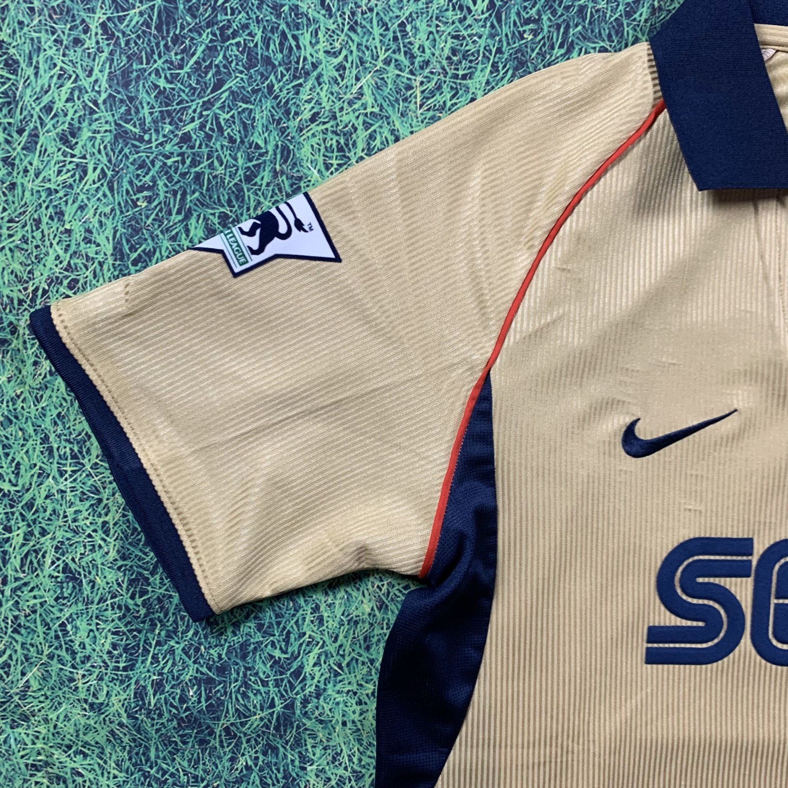 Bergkamp Arsenal 2001/2002 Away Jersey - Retro Jersey - Mens Sizes - New