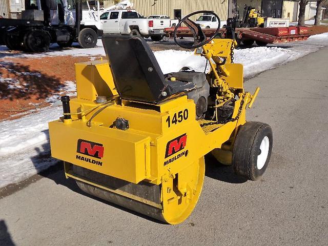 1969 MAULDIN TOWABLE TANDEM SMOOTH DRUM ROLLER