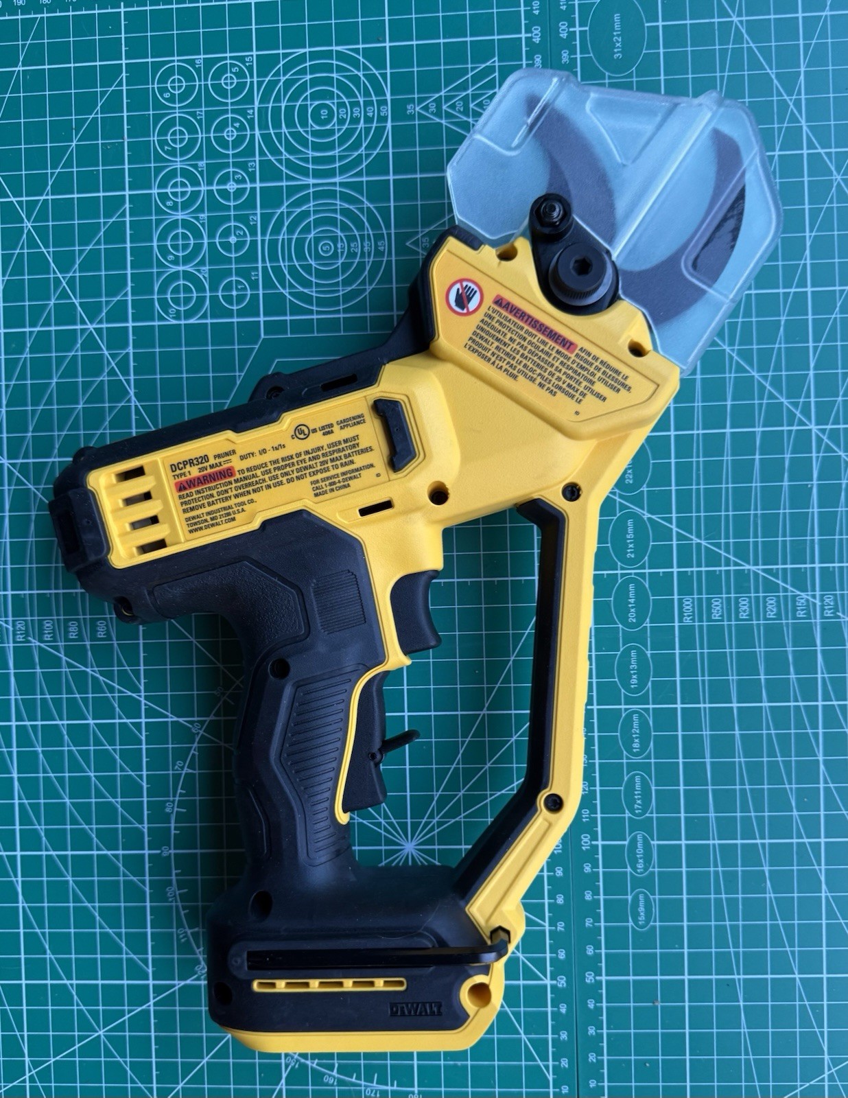 DEWALT-20V Pruner Shear KIT w/Battery, Charger & FREE TOOL BAG #DCPR320D1