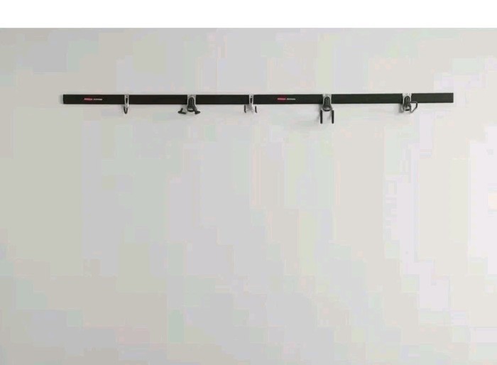 Rubbermaid Fasttrack Universal All-In-One Garage Storage Rail System (7-Piece)