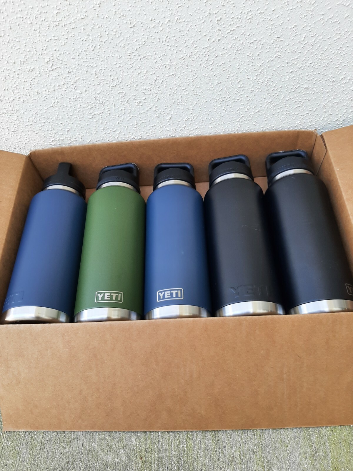 Yeti 46oz Bottles Assortment Box
