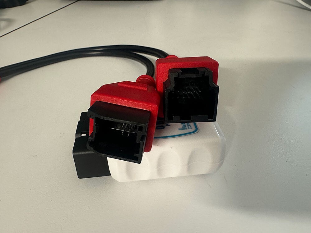 RAM 12" UCONNECT 5 RADIO INTEGRATION PROGRAMMER + SECURITY BYPAS CABLE