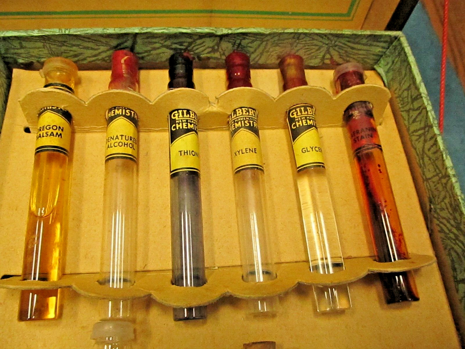 Vintage '38 Gilbert No.8 microscope set with Polaroid jr