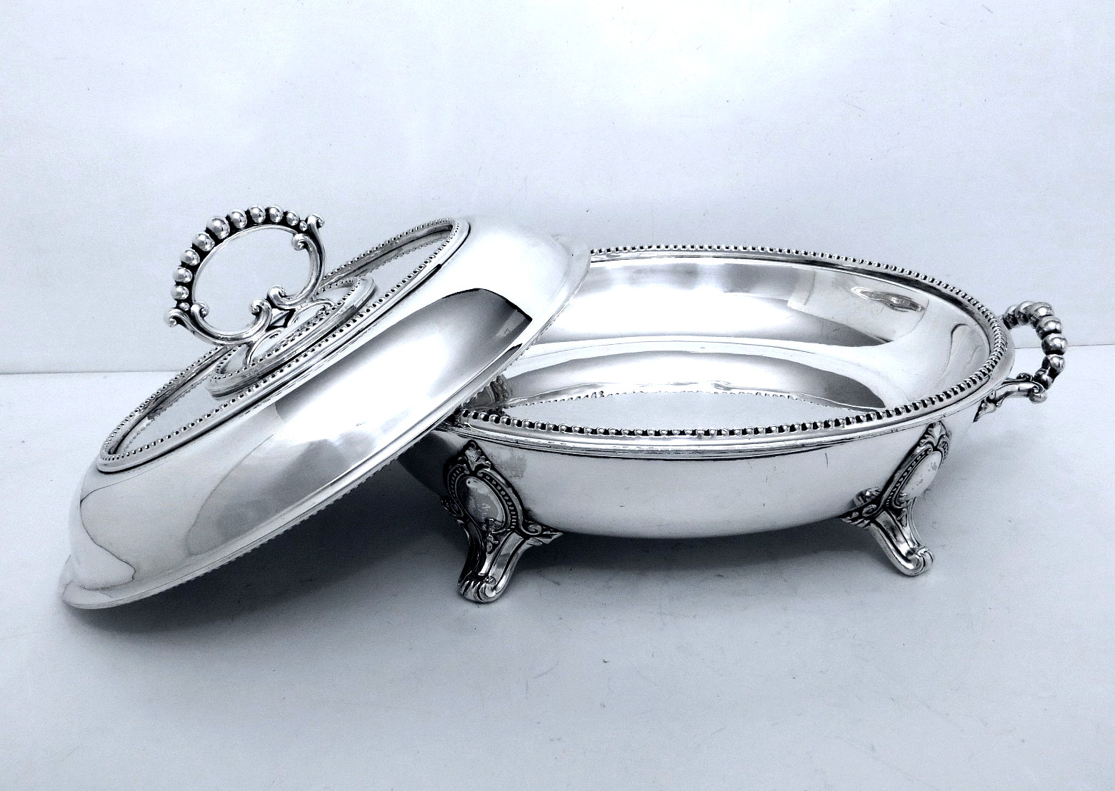 1860 MAPPIN BROTHERS LONDON BRIDGE AESTHETIC PEARLED WARMING SERVING DISH 14"