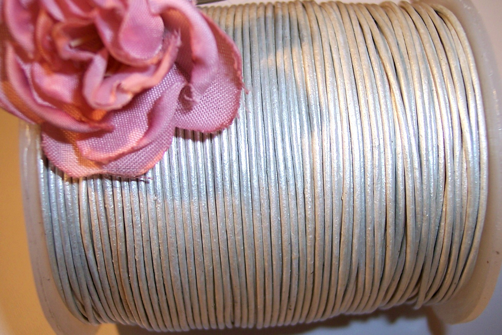 Metallic Pearl Silver Genuine 1mm Round Leather Cord 25 Yard Roll