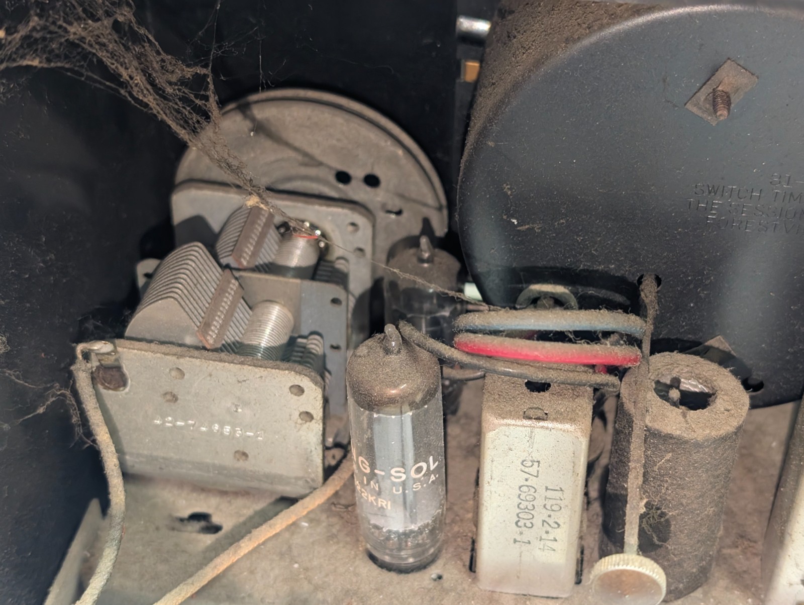 Sylvania Model 541B AM Tube Clock Radio Black Mid Century Modern Design