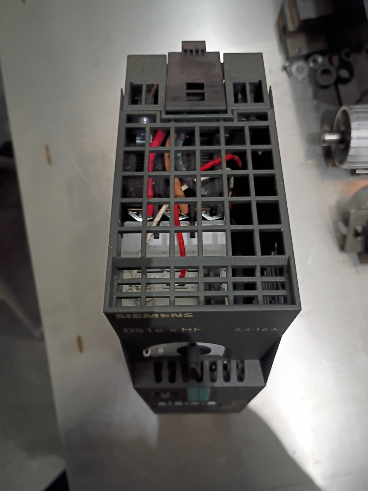 Siemens DS1e‑x HF 3RK1301‑0BB10‑0AB4 2.4‑8 A Motor Starter USED