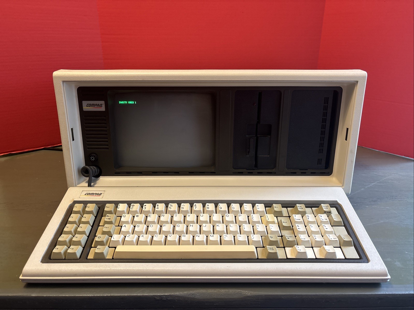 Vintage Compaq Portable Model 101709 Computer. Powers On. As Is.