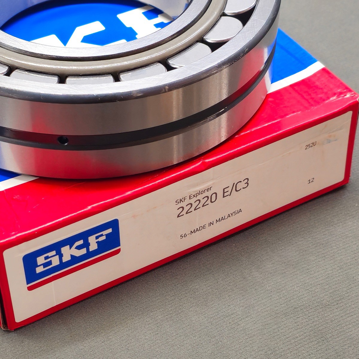 New Spherical Roller Bearing For 22220E/C3 22220EC3 22220E C3 SKF No Seal