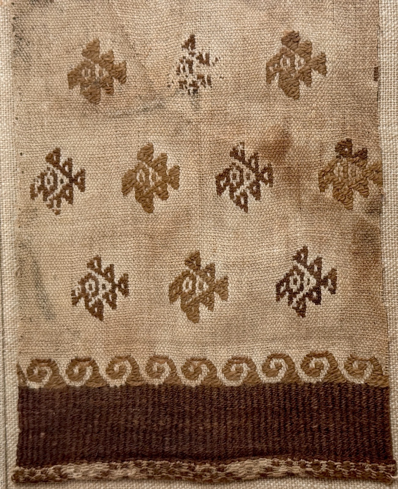 PRE COLUMBIAN TEXTILE EMBROIDERY PANEL FRAGMENT PERUVIAN MUMMY INCA CHANCAY