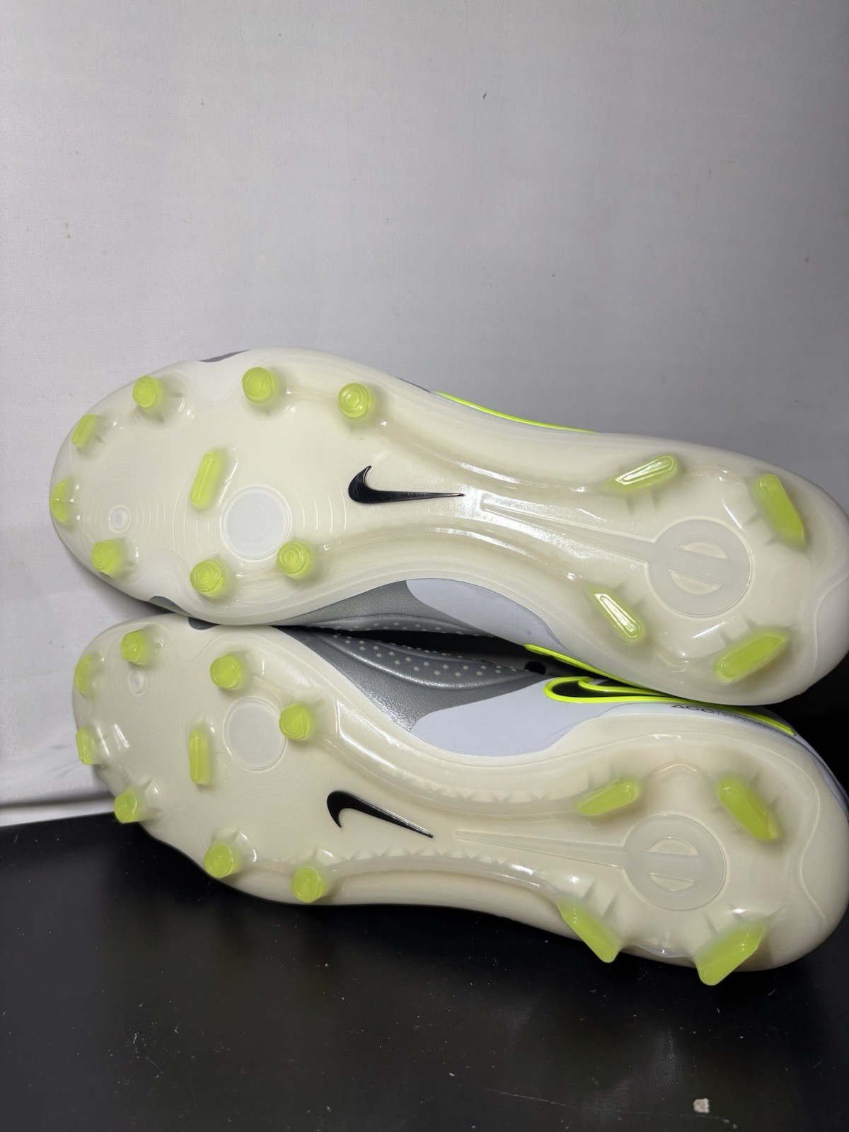 Nike Tiempo Legend 10 Elite FG Pro Soccer Cleats HF8980-001 Men's Size 8.5