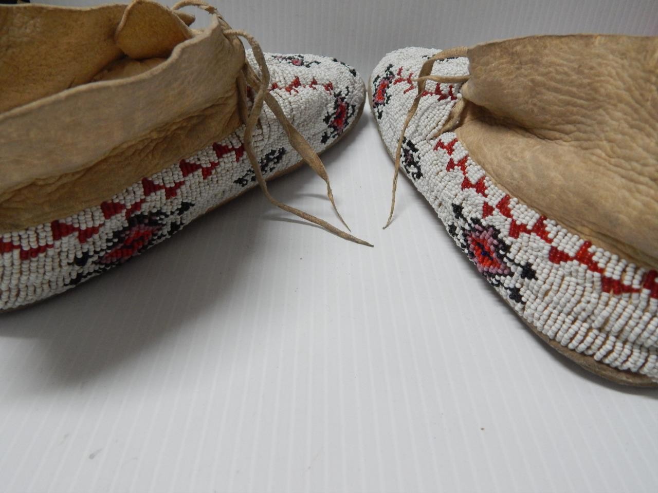 ANTIQUE 1915-20s SINEW FULLY BEADED NO. CHEYENNE HARD SOLE MOCCASINS - MONTANA