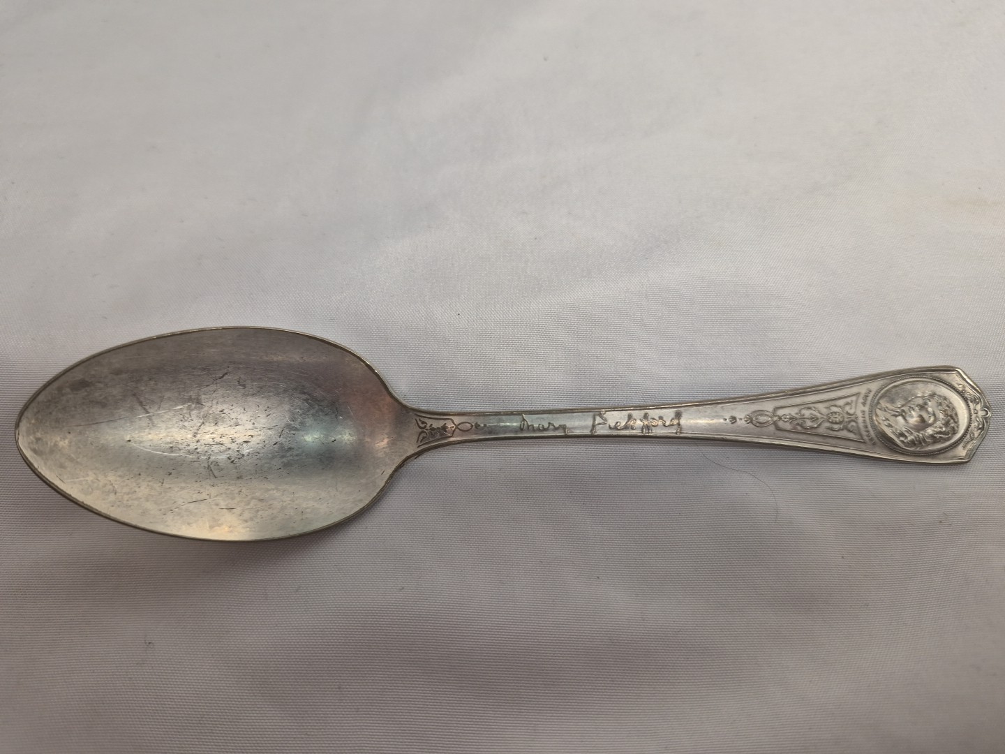 ANTIQUE Vintage Souvenir Spoon 6" ONEIDA COMMUNITY - MARY PICKFORD PAR PLATE