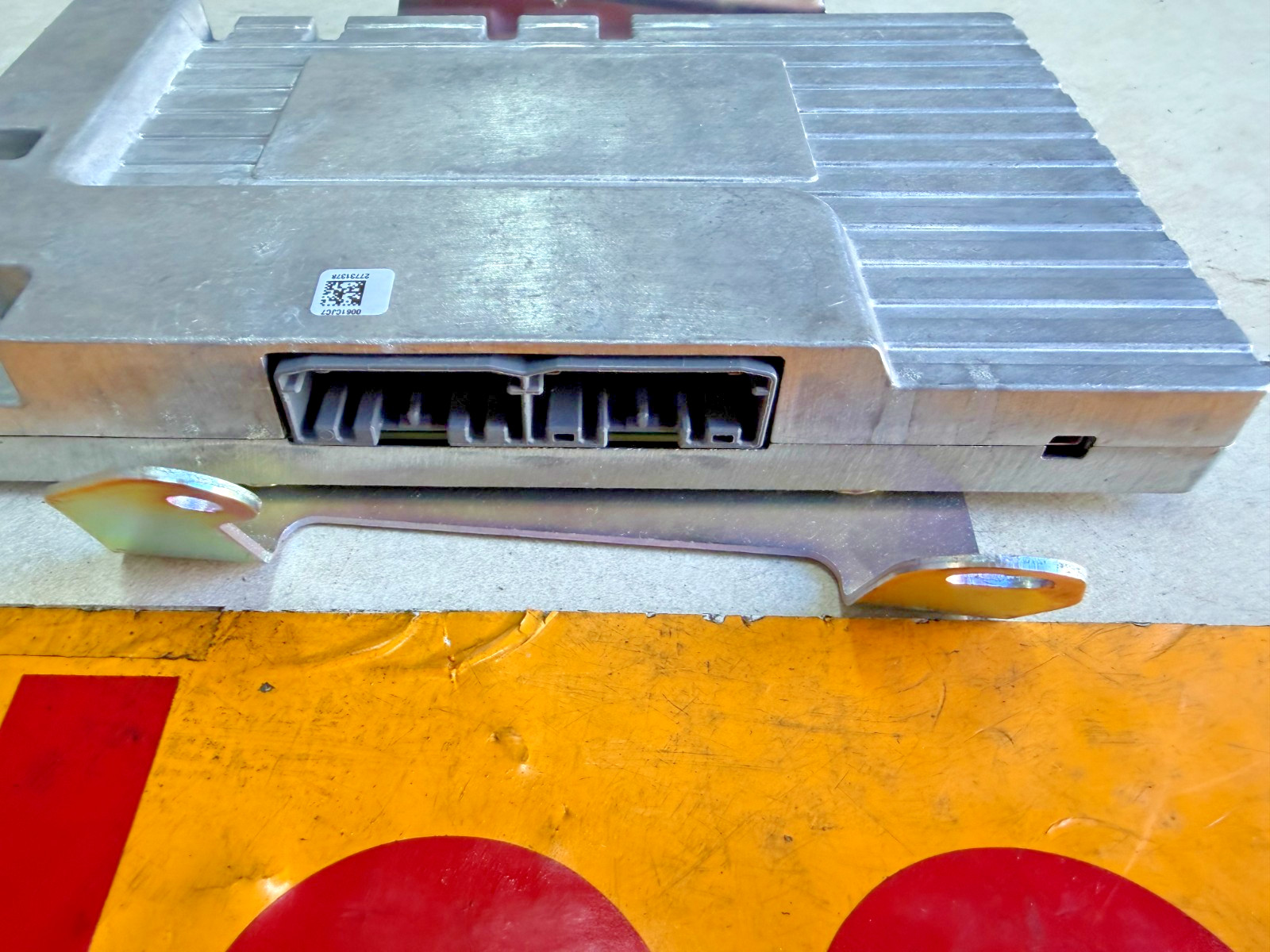 2014 2015 JEEP GRAND CHEROKEE SRT 8 AMPLIFIER HARMAN KARDON OEM 68217143