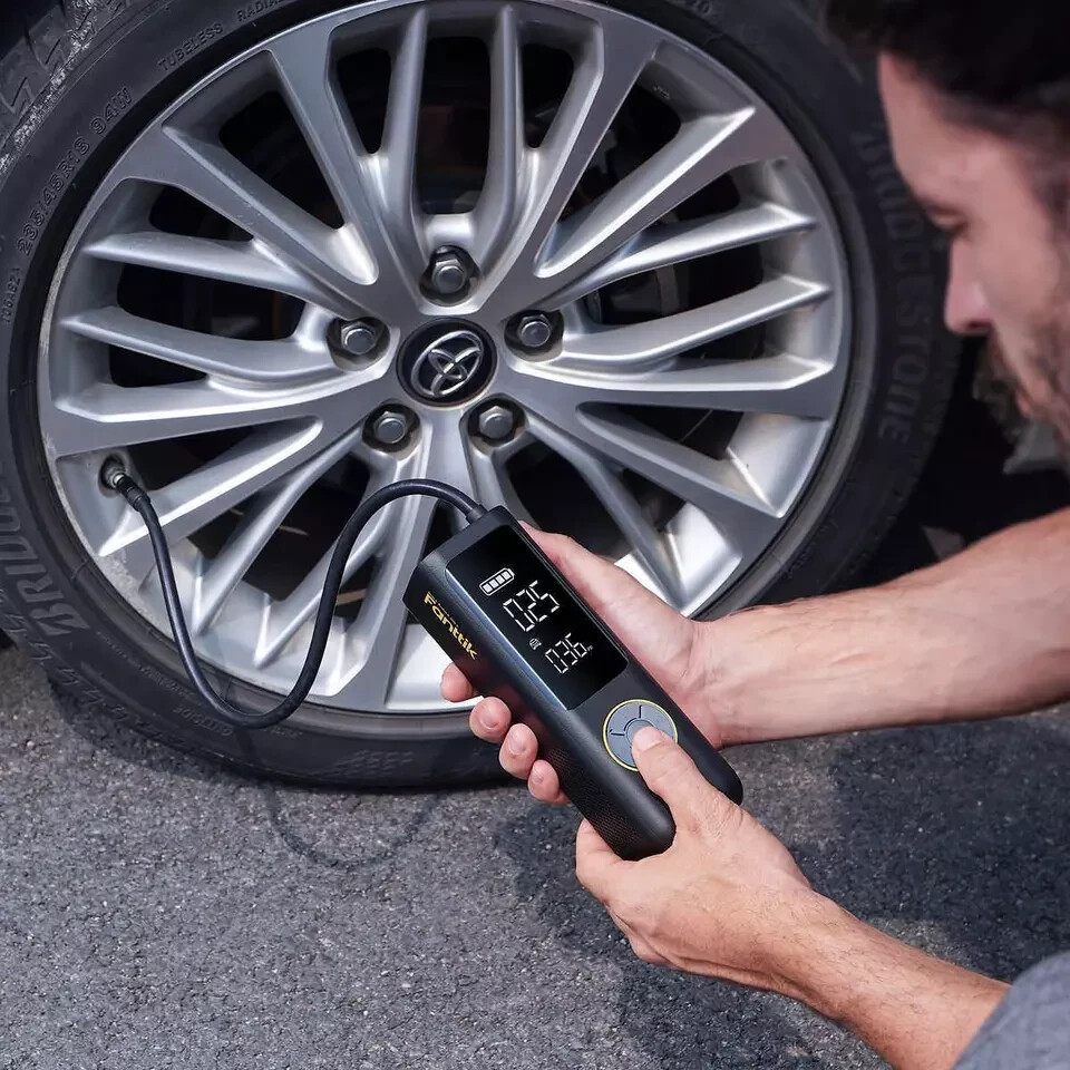 Fanttik X8 APEX Tire Inflator Portable Air Compressor