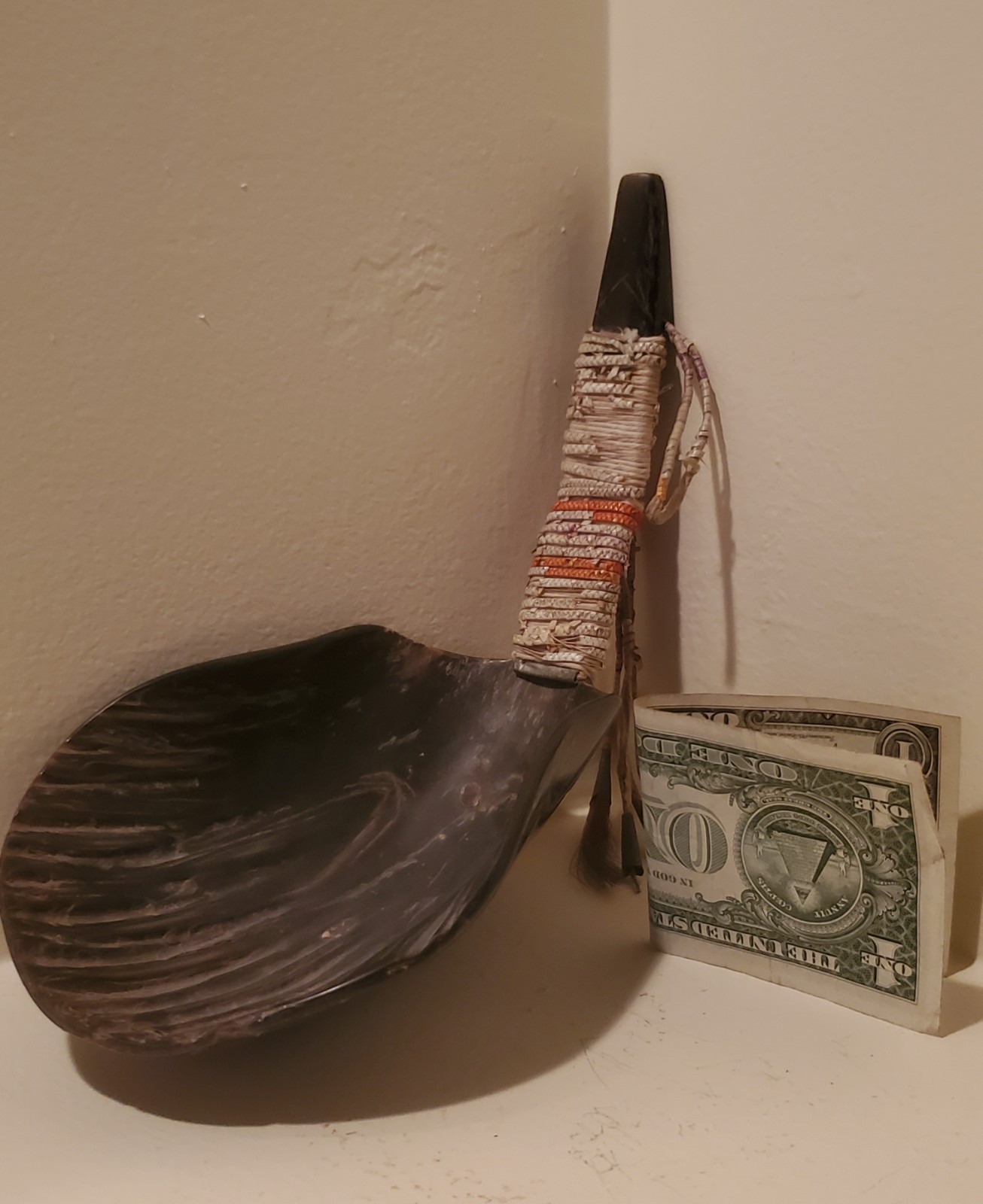 Antique OLD Native American plains Indian quilled buff horn spoon 19th c.